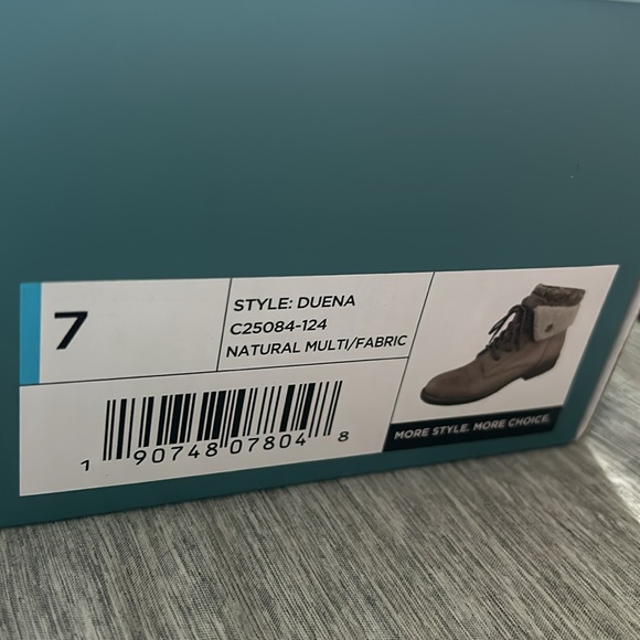 NEW IN BOX brown combat boots - Picture 6 of 6